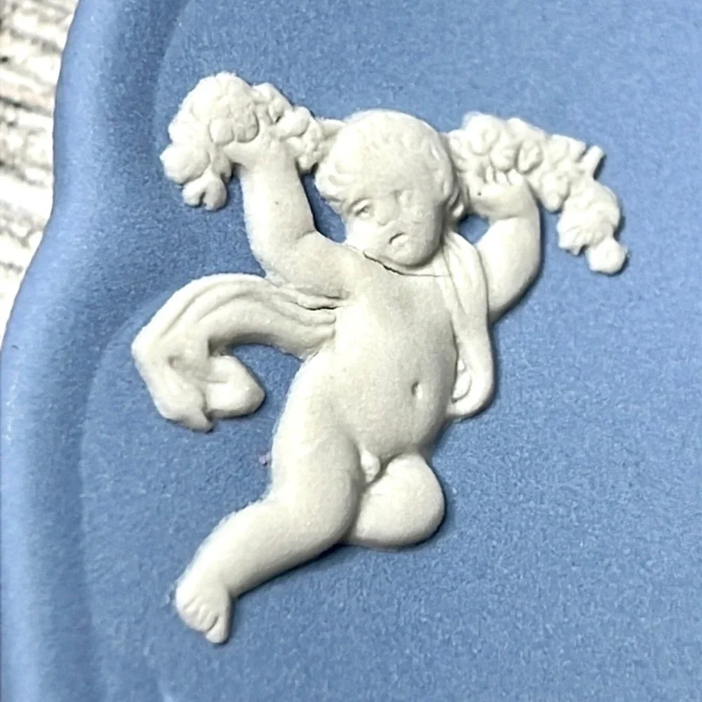 Wedgwood 1999 Japsperware Christmas Plate Adoration of the Shepherds